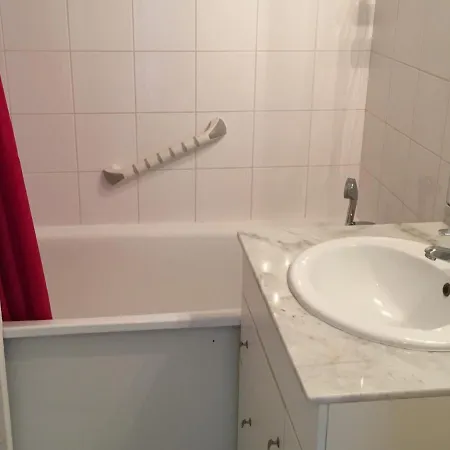 Holiday home Maison 2 Ch, Parking, Animaux Admis, Proche Et Commerces - Fr-1-482-44